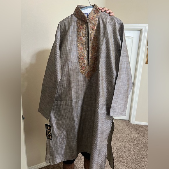 Embroidered Gray Kurta - Picture 1 of 2